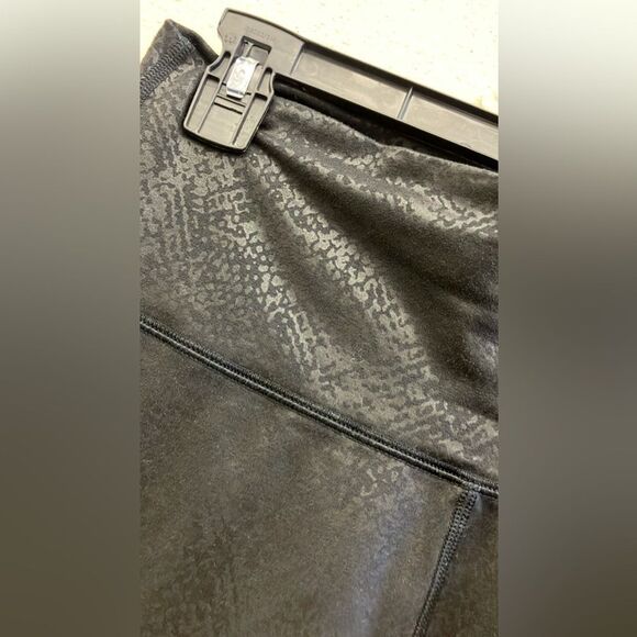 Aerie Black Snake Print High-Waisted Leggings Large Long #744 - Picture 2 of 2